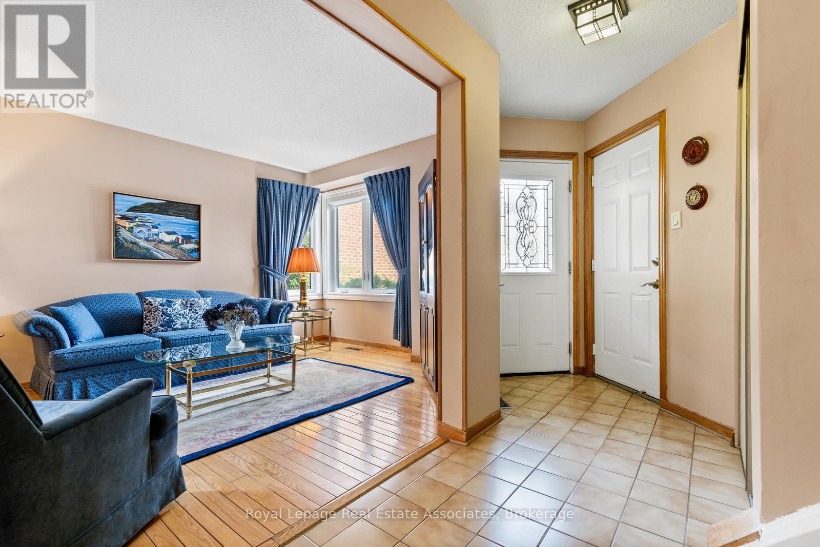 449 Mallorytown Avenue, Mississauga, Ontario  L4Z 2M8 - Photo 3 - W12514000