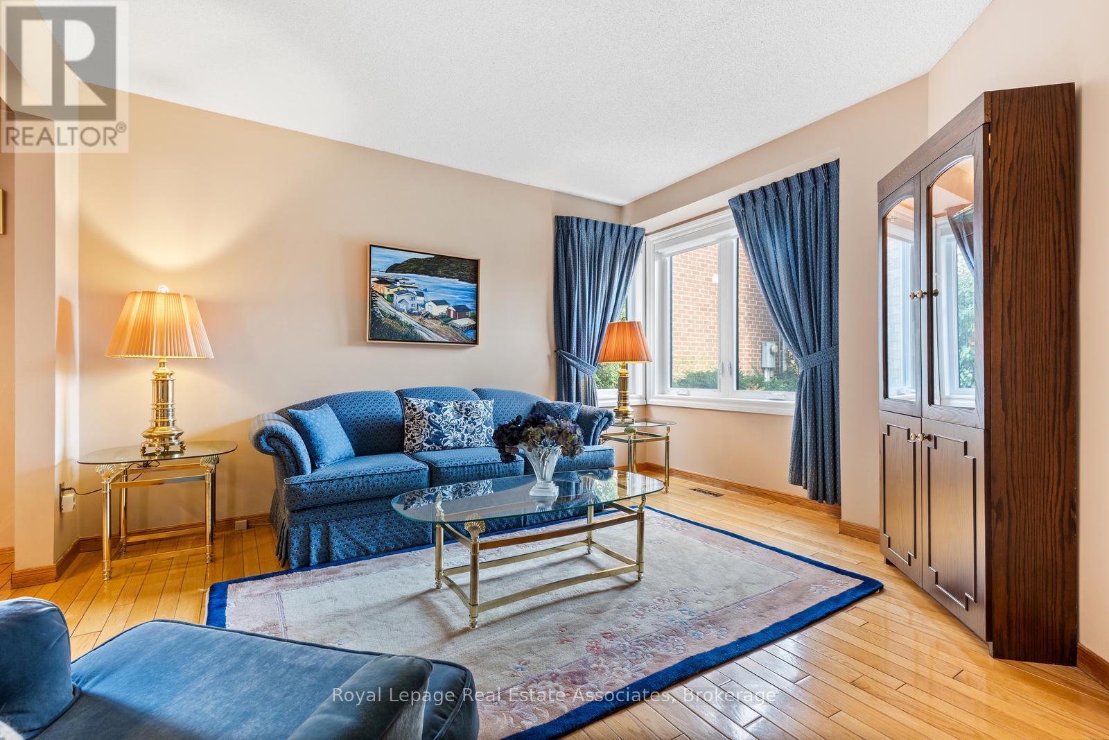 449 Mallorytown Avenue, Mississauga, Ontario  L4Z 2M8 - Photo 4 - W12514000