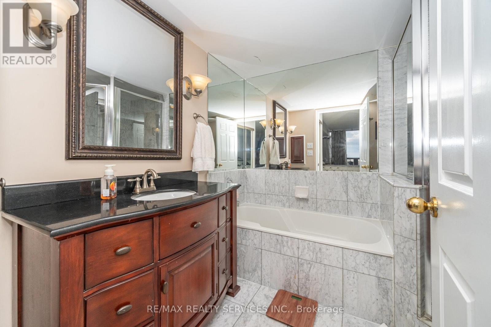 1502 - 22 Hanover Road, Brampton, Ontario  L6S 5K7 - Photo 19 - W12514004