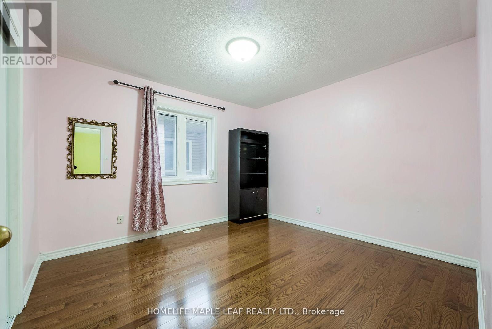 243 Queen Mary Drive, Brampton, Ontario  L7A 3L3 - Photo 19 - W12514024