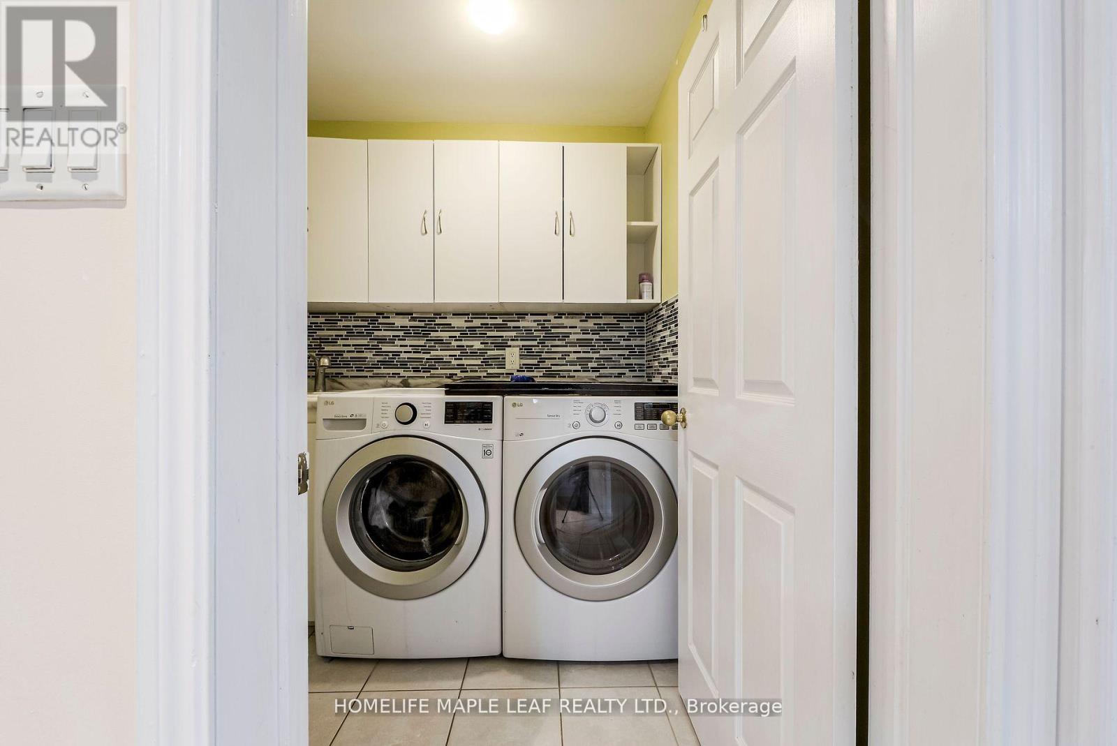 243 Queen Mary Drive, Brampton, Ontario  L7A 3L3 - Photo 26 - W12514024