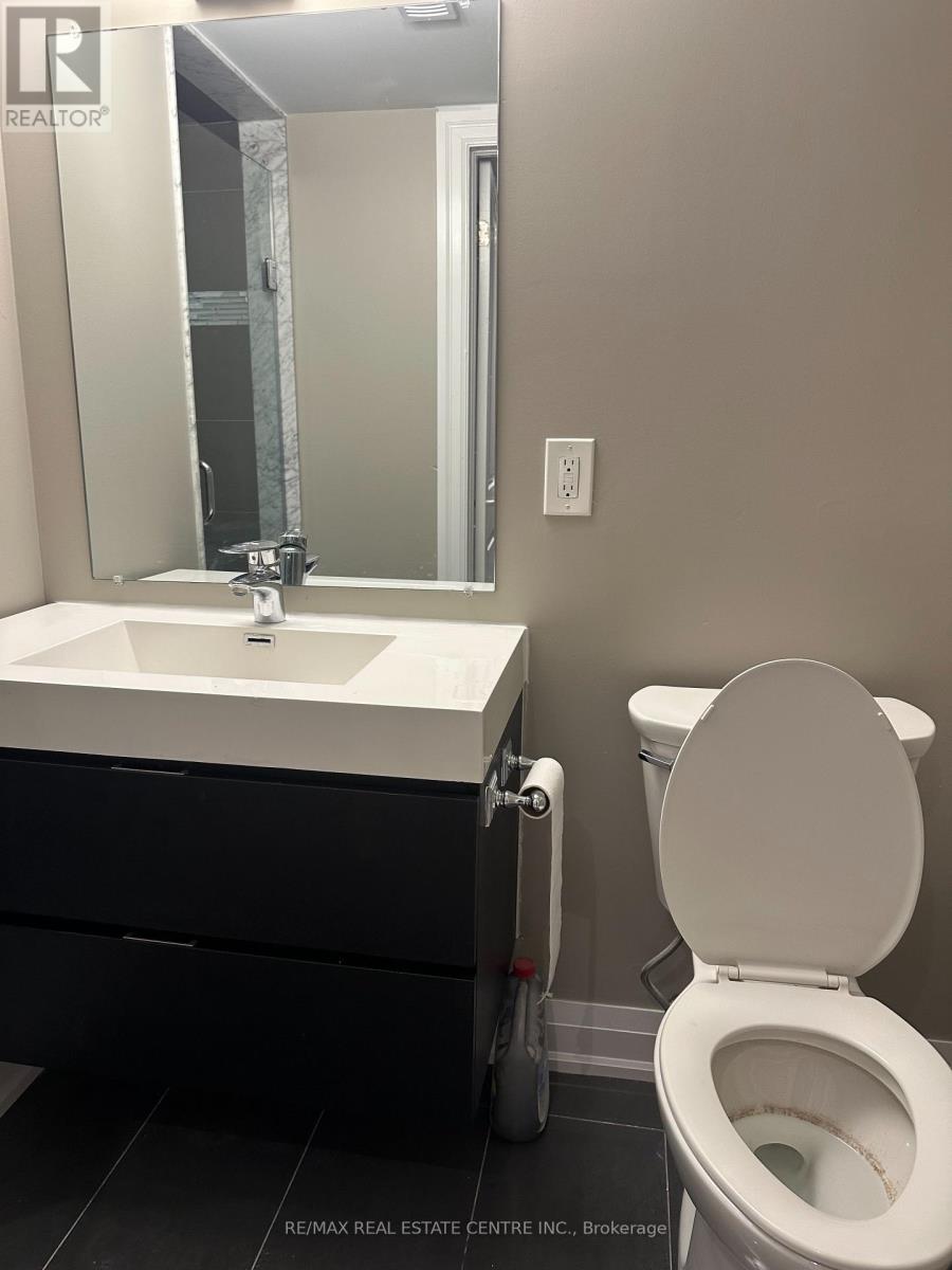 10 Suburban Drive N, Mississauga, Ontario  L5N 1G5 - Photo 14 - W12514130