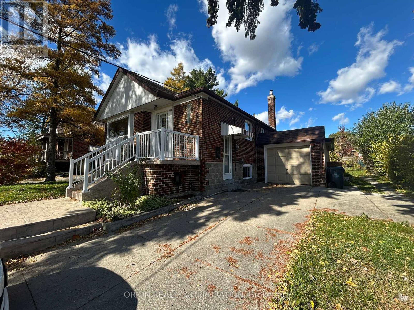 252 Viewmount Avenue, Toronto, Ontario  M6B 1V2 - Photo 2 - W12514160