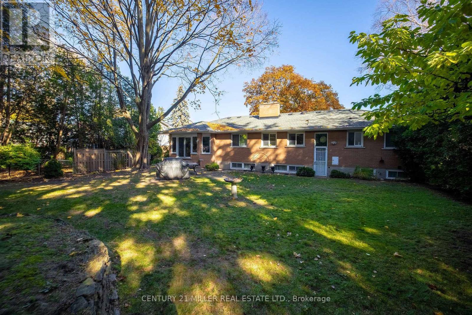 144 Talbot Drive, Oakville, Ontario  L6L 4C5 - Photo 6 - W12514162