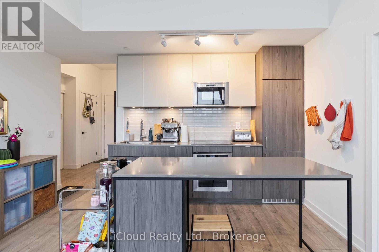 501 - 220 Missinnihe Way, Mississauga, Ontario  L5H 0A9 - Photo 11 - W12514184