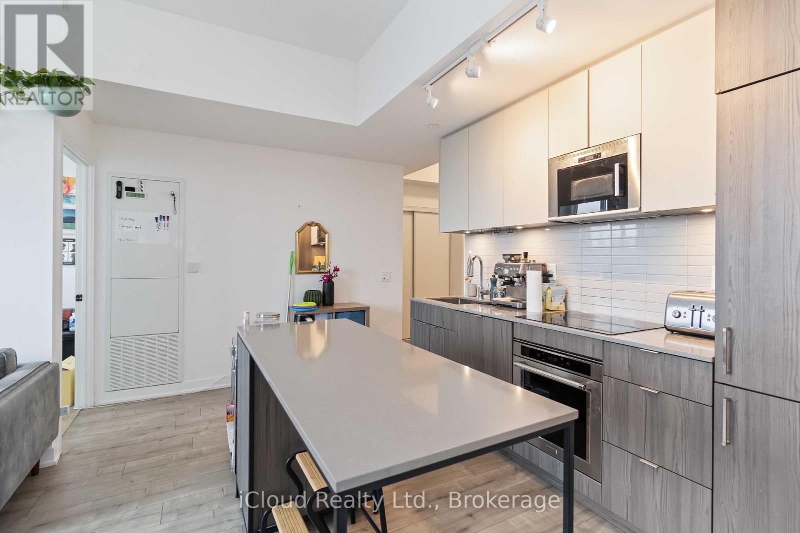 501 - 220 Missinnihe Way, Mississauga, Ontario  L5H 0A9 - Photo 12 - W12514184