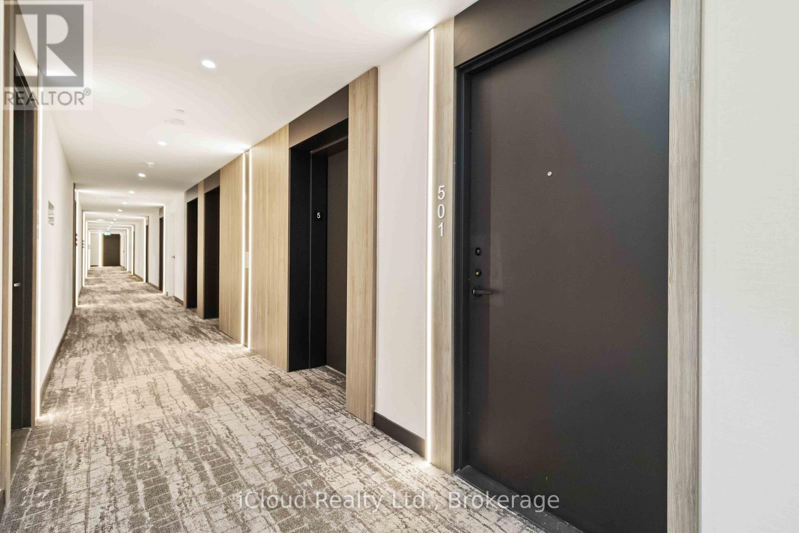 501 - 220 Missinnihe Way, Mississauga, Ontario  L5H 0A9 - Photo 5 - W12514184