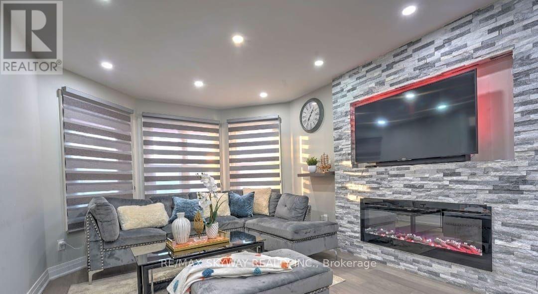 104 Torrance Wood, Brampton, Ontario  L6Y 4L4 - Photo 3 - W12514188