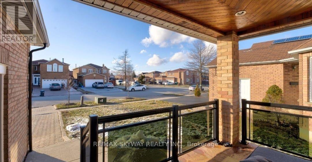 104 Torrance Wood, Brampton, Ontario  L6Y 4L4 - Photo 6 - W12514188