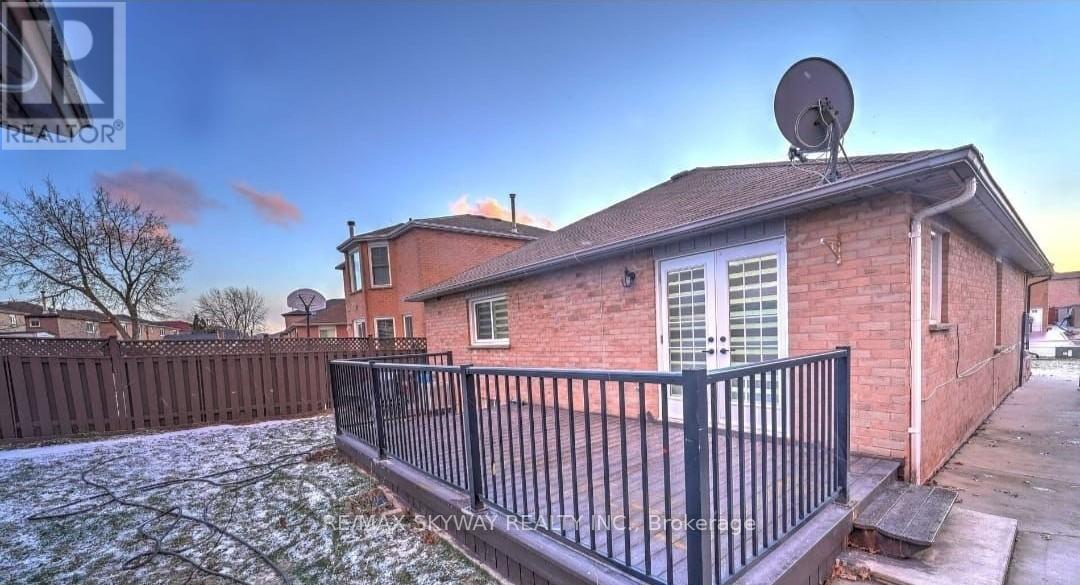 104 Torrance Wood, Brampton, Ontario  L6Y 4L4 - Photo 9 - W12514188
