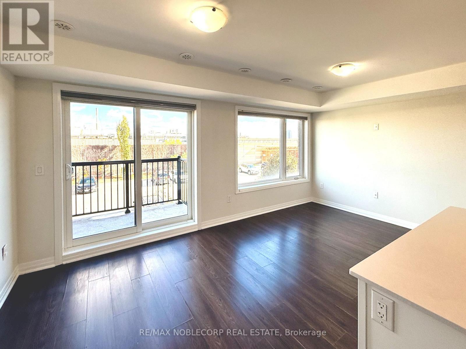 4 - 157 William Duncan Road, Toronto, Ontario  M3K 2B8 - Photo 2 - W12514208