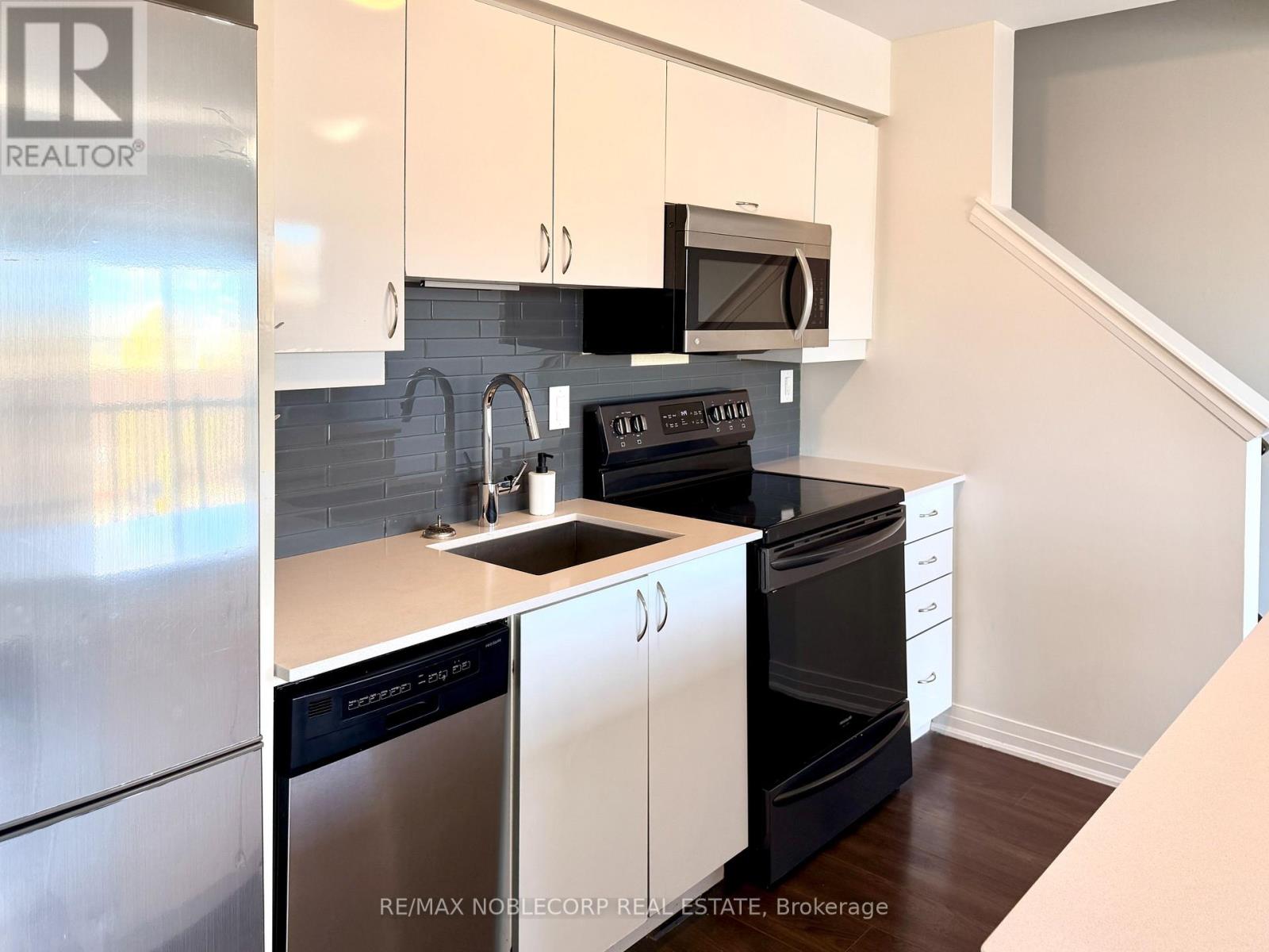 4 - 157 William Duncan Road, Toronto, Ontario  M3K 2B8 - Photo 6 - W12514208