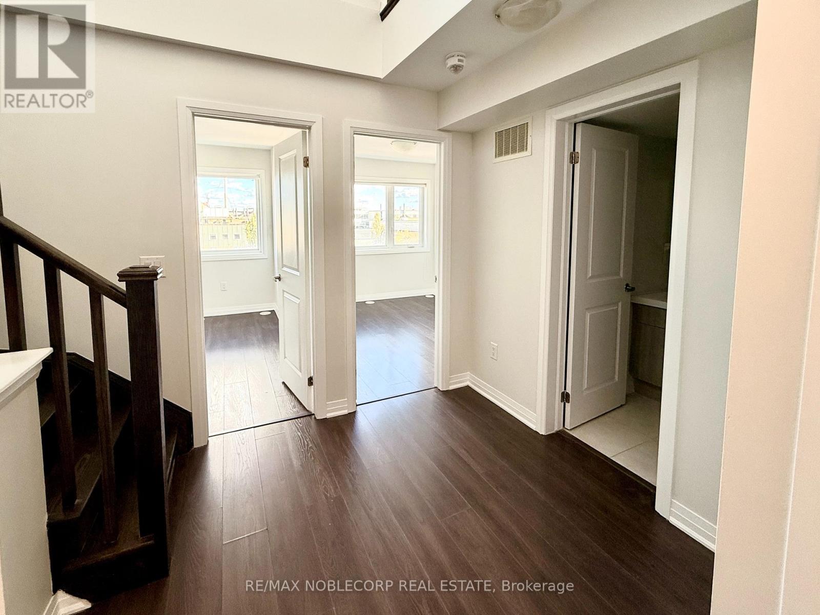 4 - 157 William Duncan Road, Toronto, Ontario  M3K 2B8 - Photo 8 - W12514208