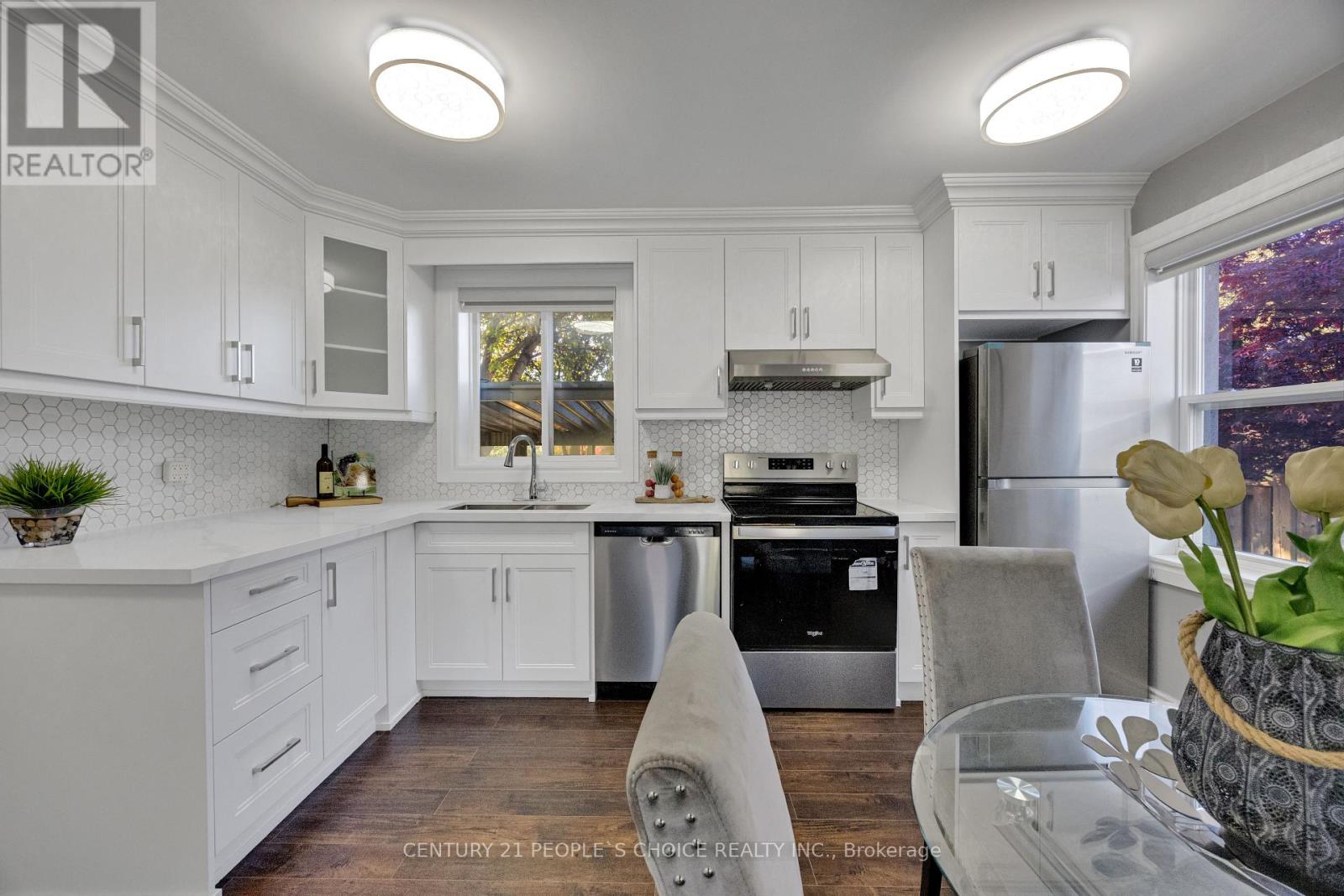 1268 Northaven Drive Ne, Mississauga, Ontario  L5G 4E7 - Photo 12 - W12514210