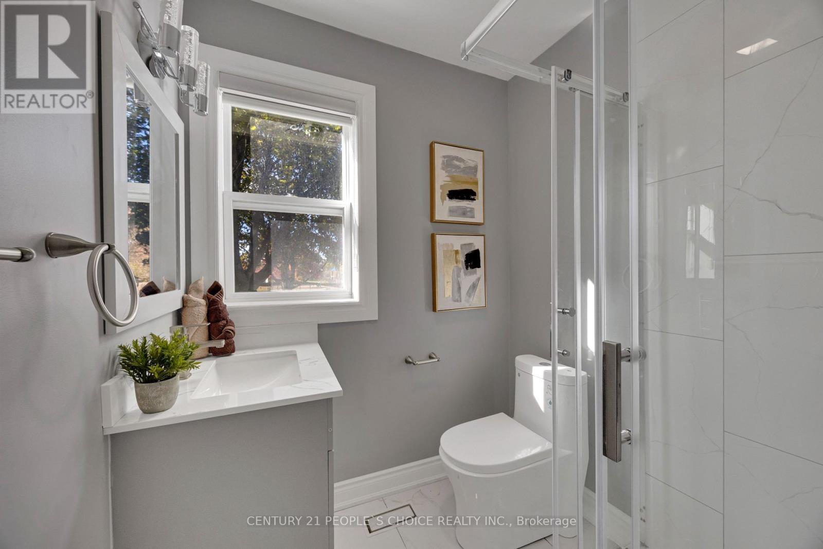 1268 Northaven Drive Ne, Mississauga, Ontario  L5G 4E7 - Photo 16 - W12514210