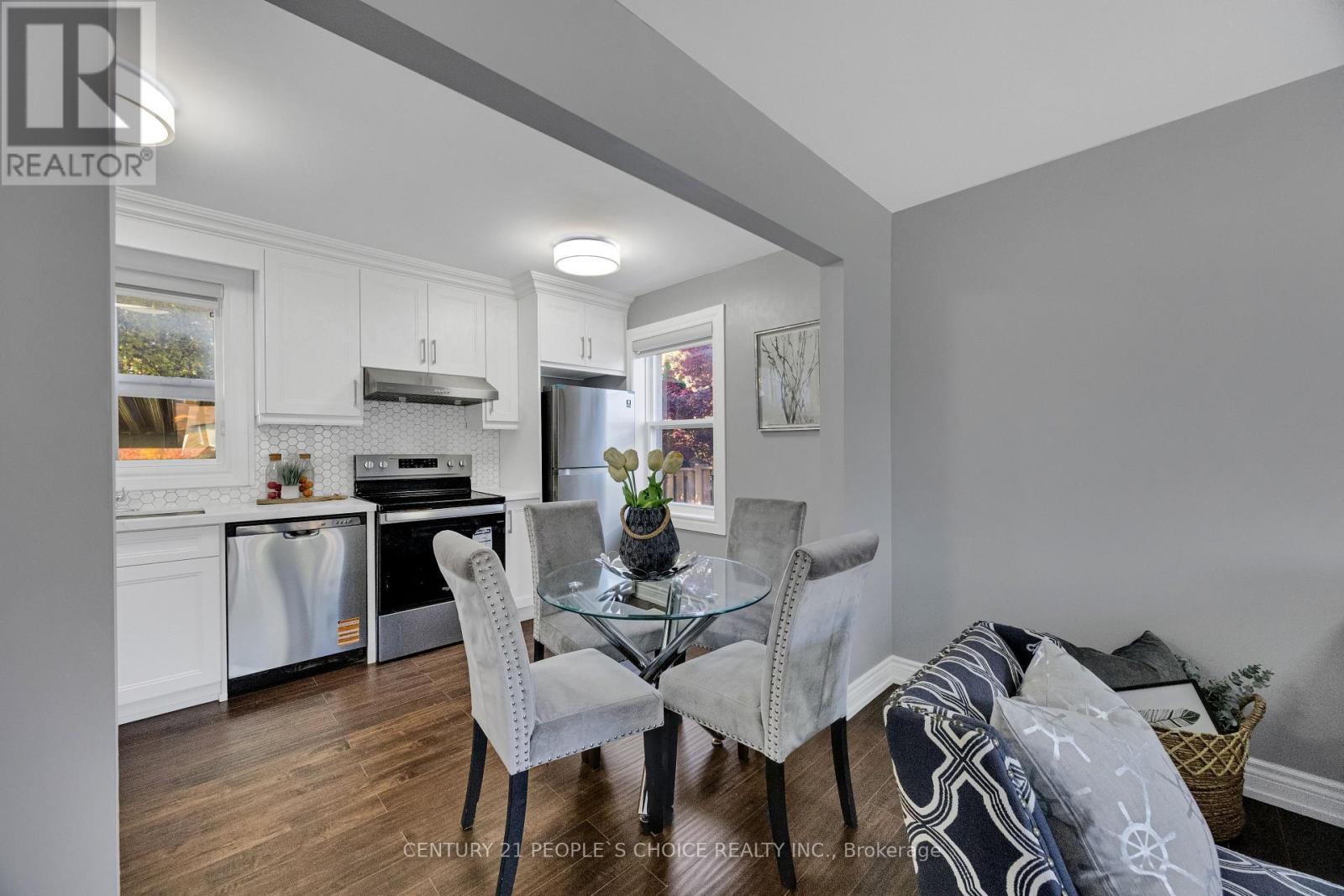 1268 Northaven Drive Ne, Mississauga, Ontario  L5G 4E7 - Photo 8 - W12514210