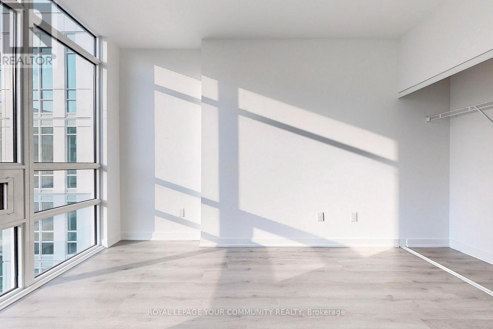 719 - 3005 Pine Glen Road, Oakville, Ontario  L6M 5P5 - Photo 4 - W12514218