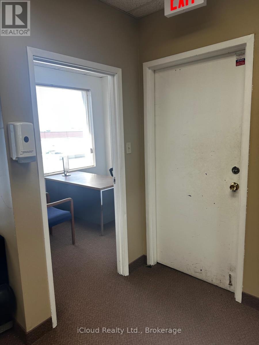 2355 Derry Rd E Road, Mississauga, Ontario  L5S 1V6 - Photo 4 - W12514236