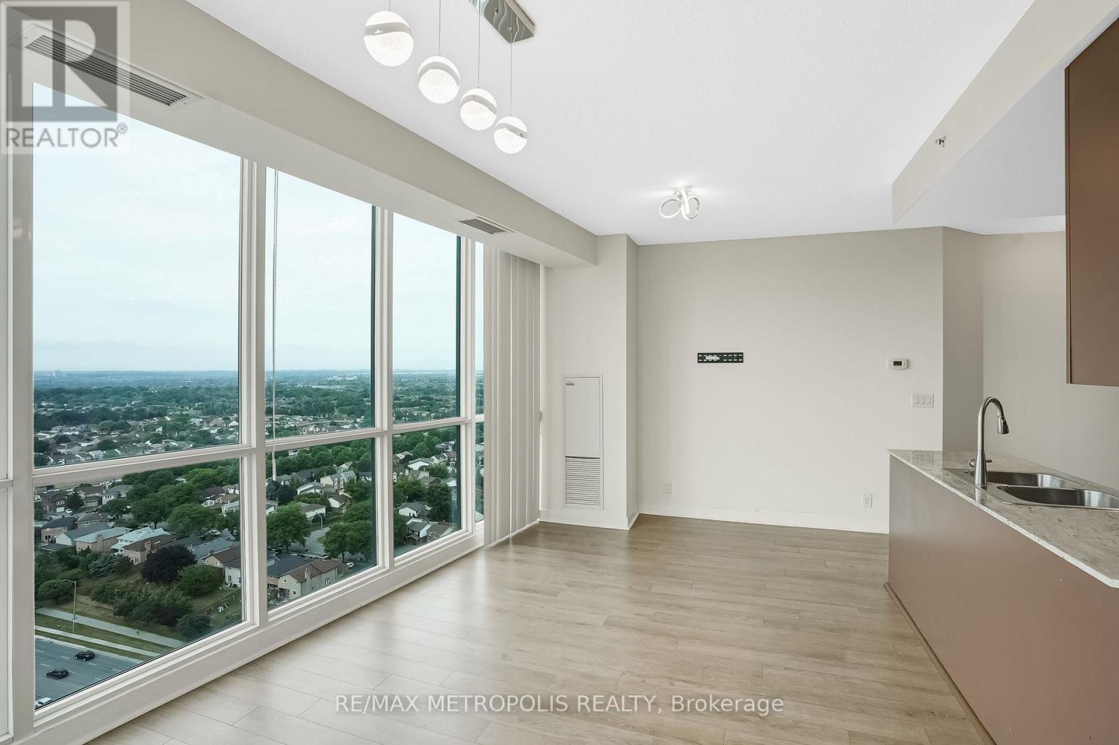 2305 - 3985 Grand Park Drive, Mississauga, Ontario  L5B 0K4 - Photo 11 - W12514274