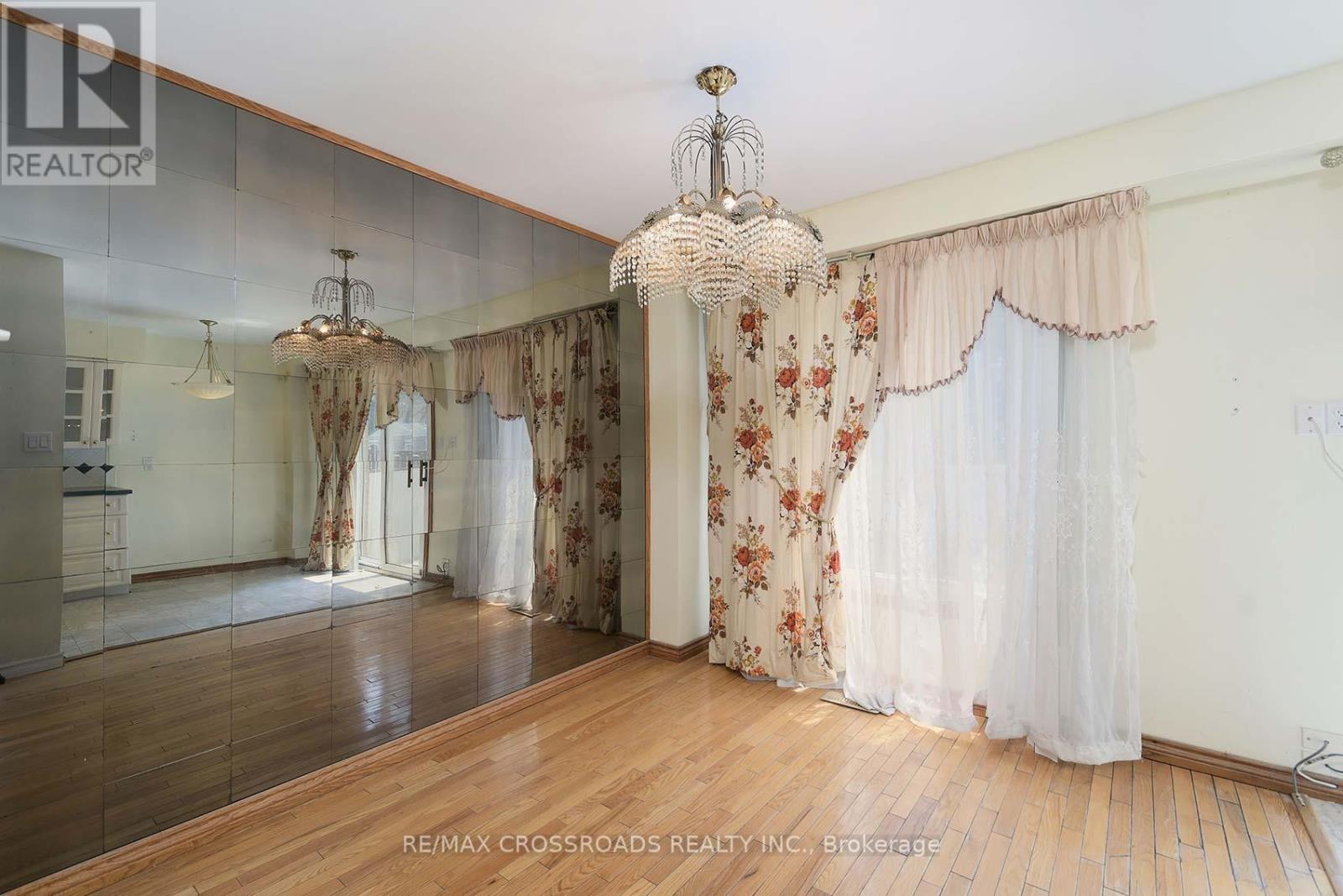 17 Brownridge Crescent, Toronto, Ontario  M9V 4M5 - Photo 15 - W12514302