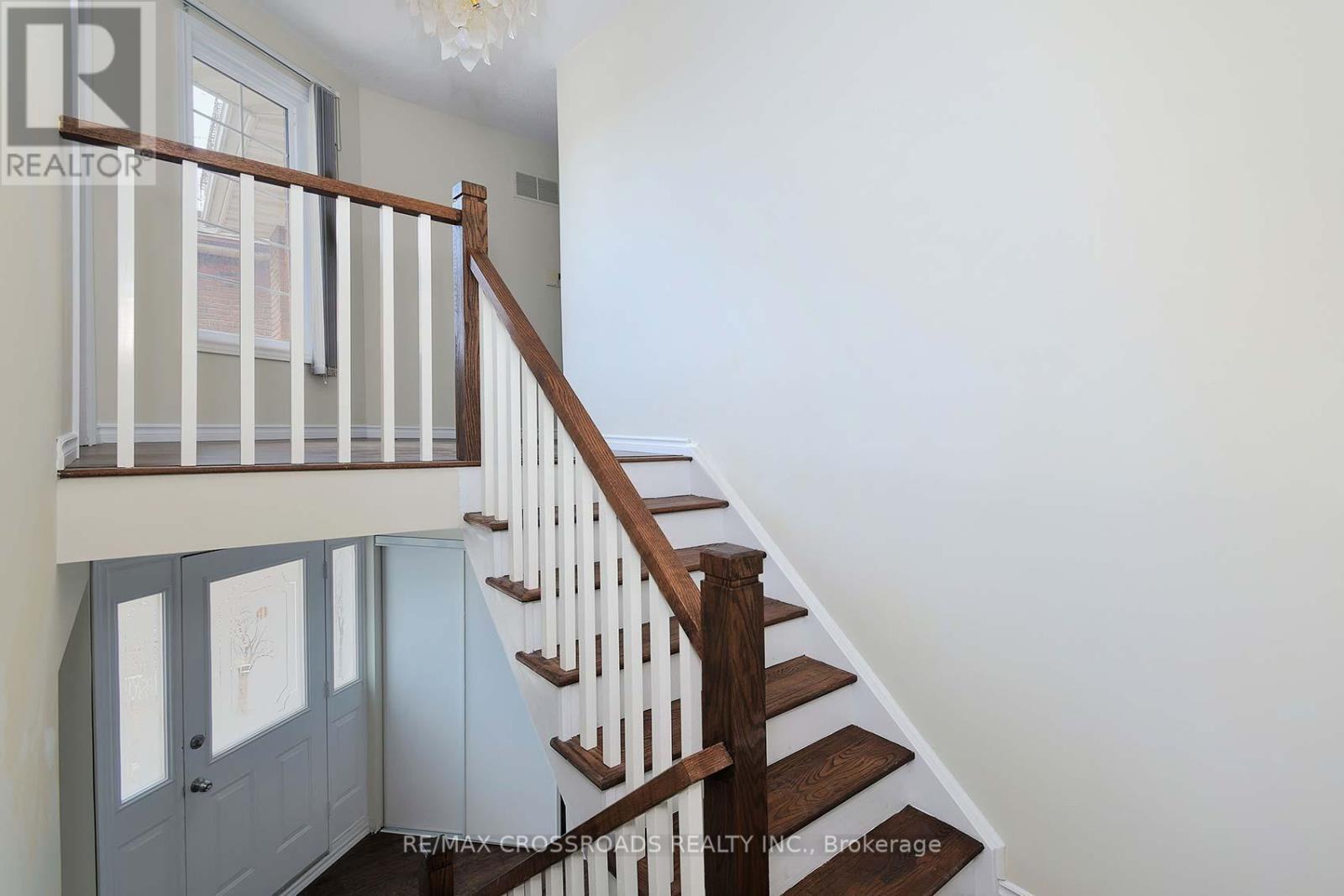 17 Brownridge Crescent, Toronto, Ontario  M9V 4M5 - Photo 22 - W12514302