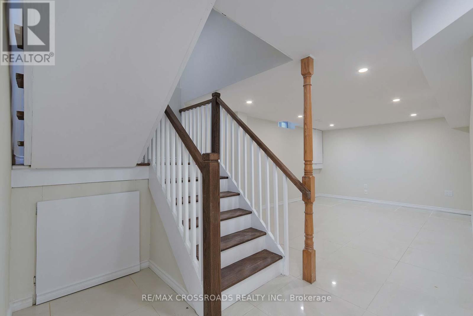 17 Brownridge Crescent, Toronto, Ontario  M9V 4M5 - Photo 31 - W12514302