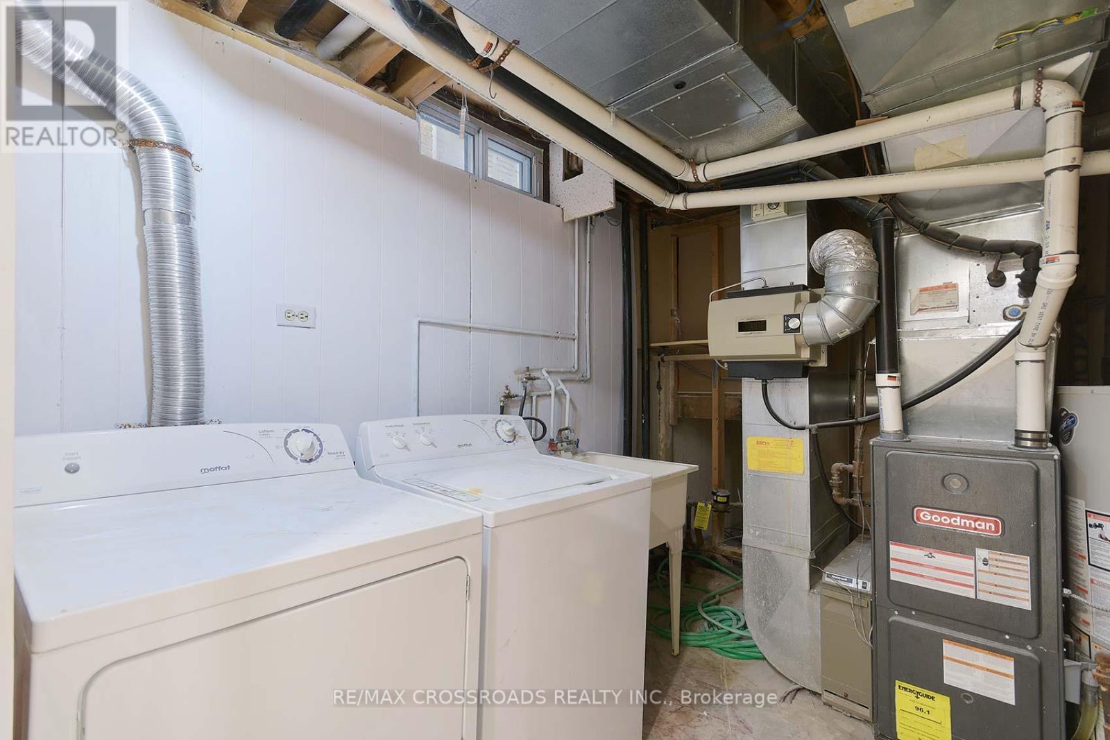 17 Brownridge Crescent, Toronto, Ontario  M9V 4M5 - Photo 37 - W12514302