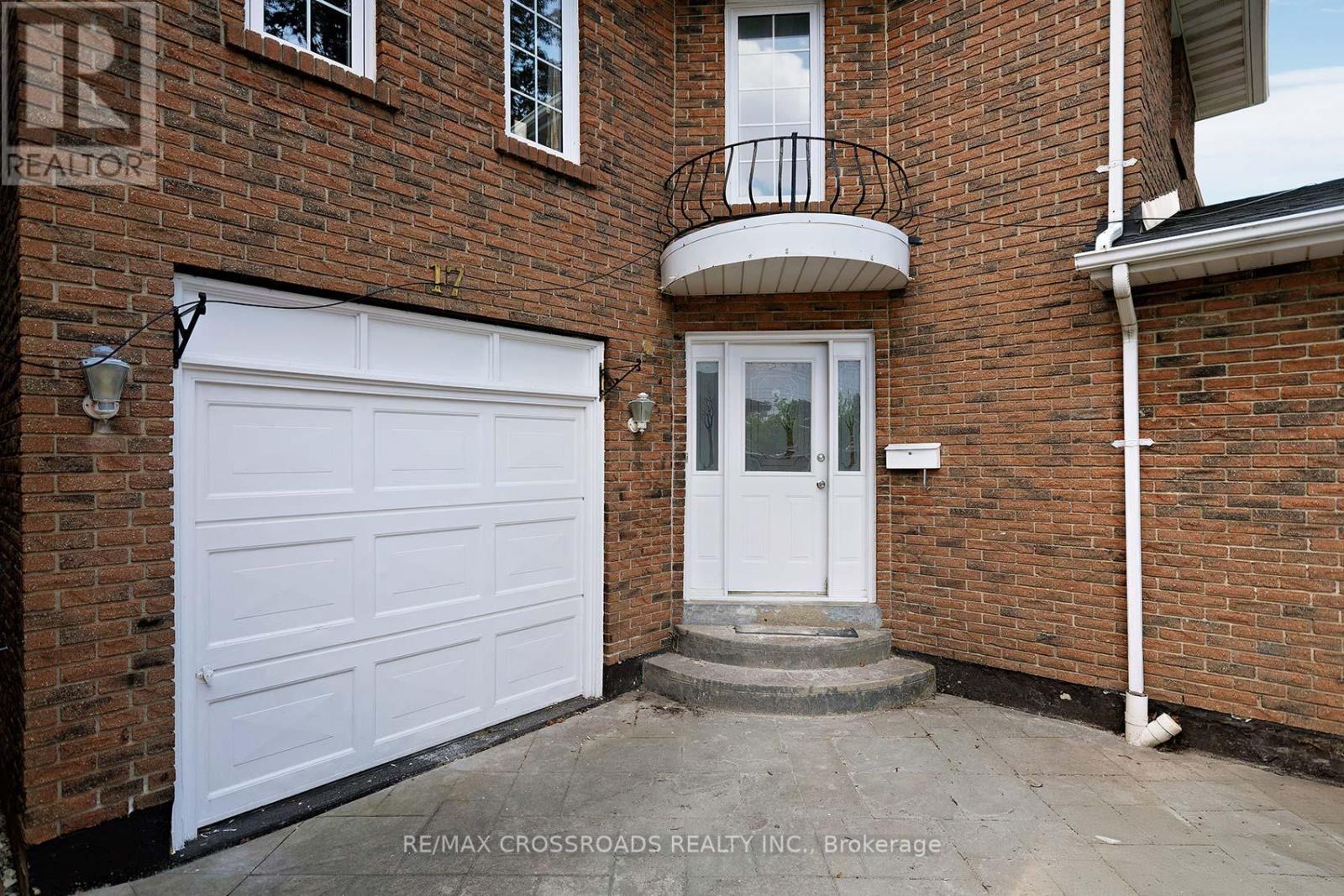 17 Brownridge Crescent, Toronto, Ontario  M9V 4M5 - Photo 5 - W12514302