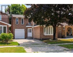 17 BROWNRIDGE CRESCENT, Toronto, Ontario
