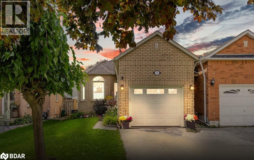 9 Aikens Crescent, Barrie, Ontario L4N 8M6 - Photo 1 - 40785960