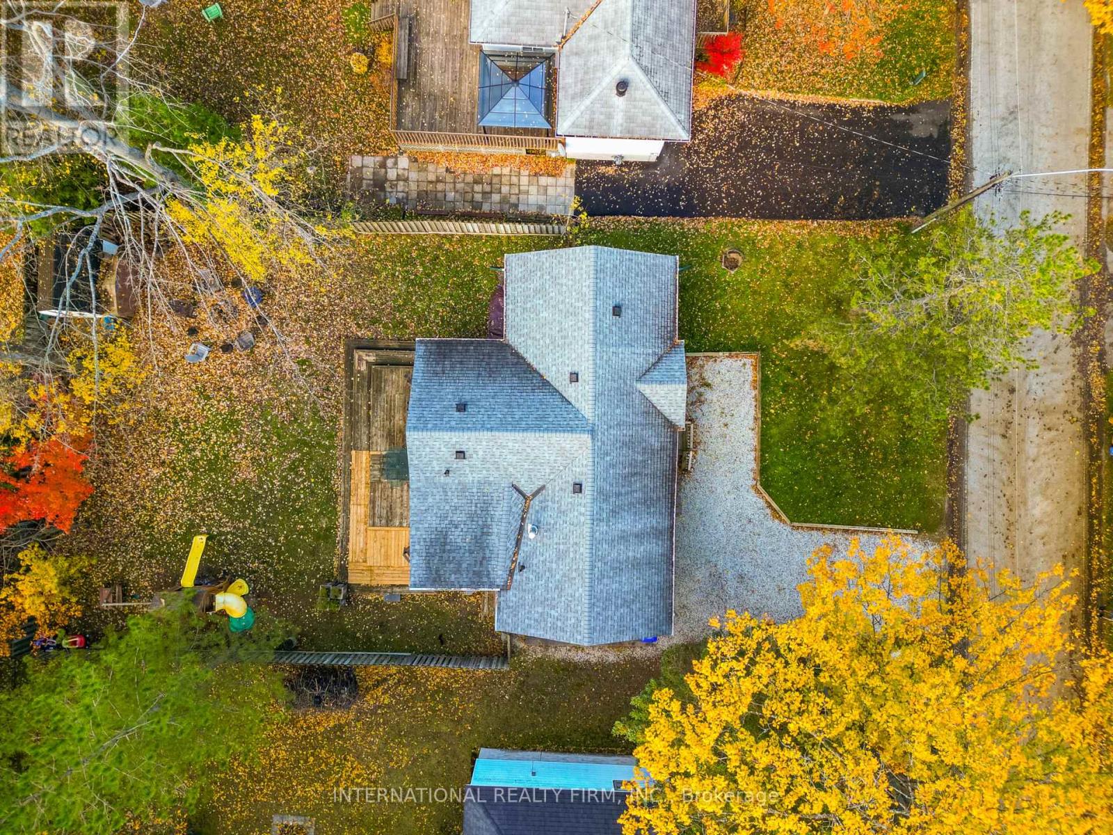 98 33rd Street N, Wasaga Beach, Ontario  L9Z 2B9 - Photo 8 - S12510890