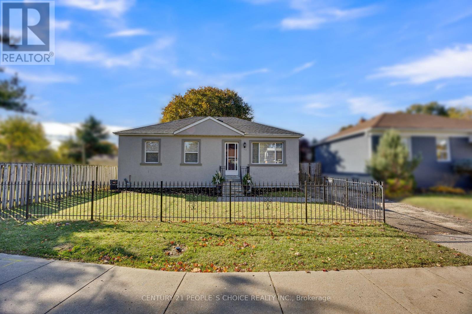 1268 Northaven Drive Ne, Mississauga, Ontario  L5G 4E7 - Photo 42 - W12514210