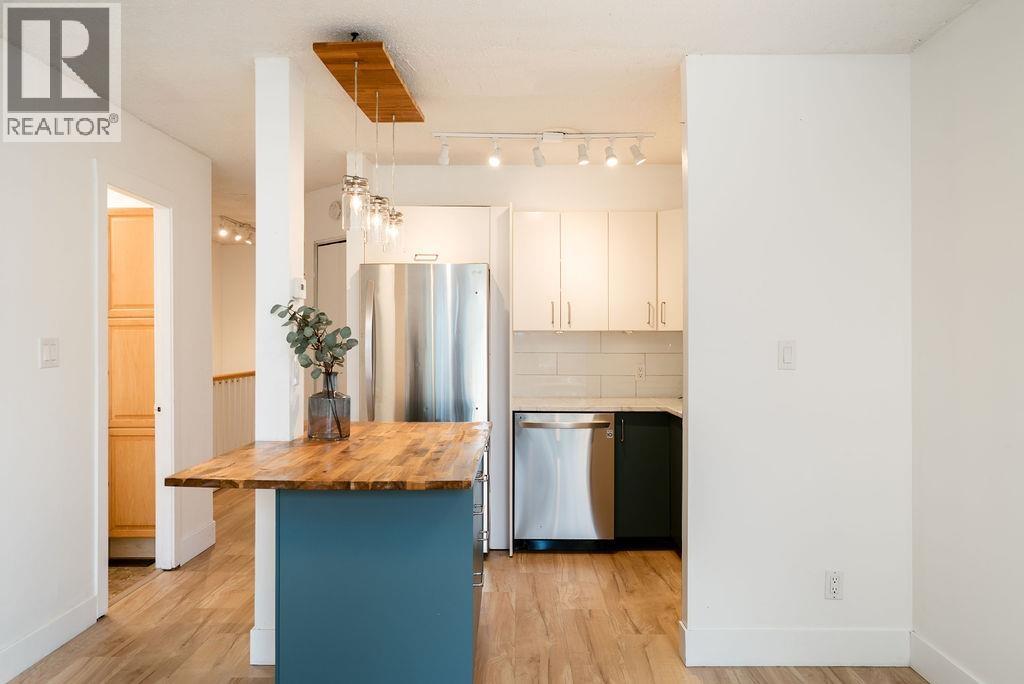 1009 CLARKE ROAD, Port Moody, British Columbia