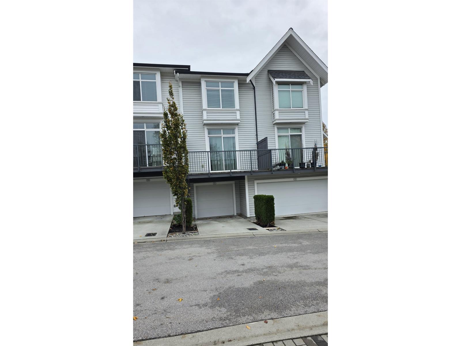 9 2838 Livingstone Avenue, Abbotsford, British Columbia  V2T 0J1 - Photo 2 - R3059015