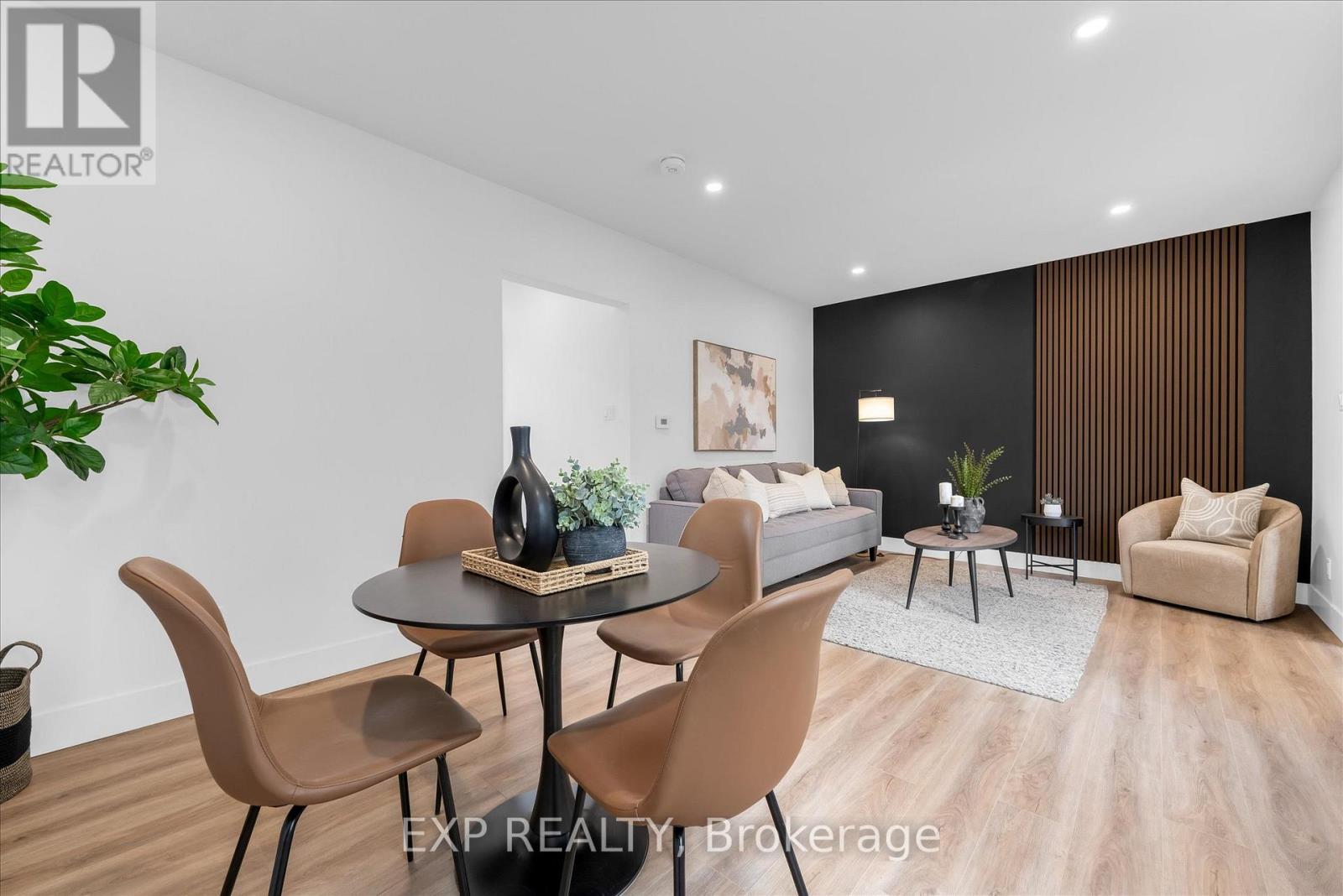 20 Hill Street, Hamilton, Ontario  L8P 1W7 - Photo 2 - X12514036