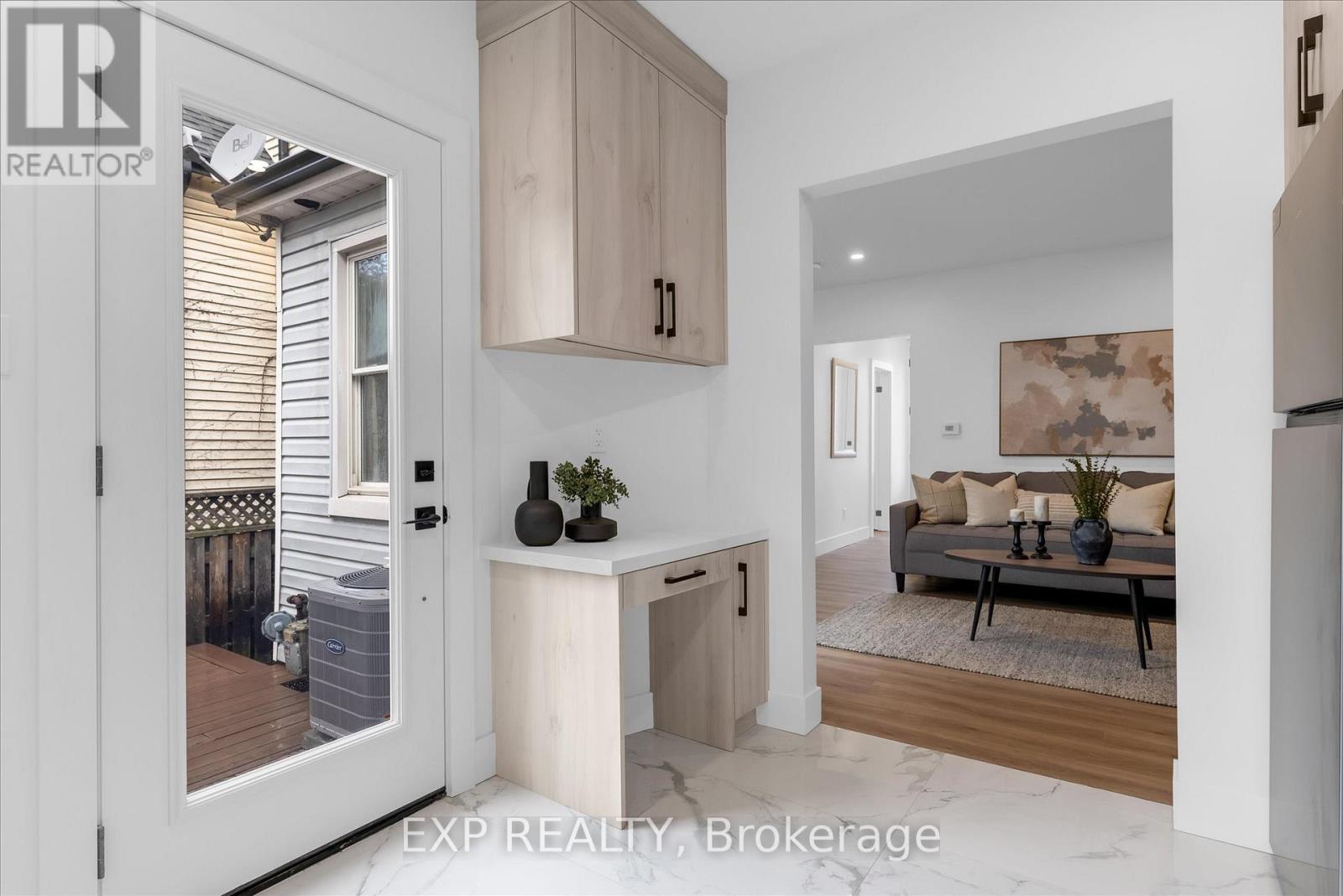 20 Hill Street, Hamilton, Ontario  L8P 1W7 - Photo 4 - X12514036