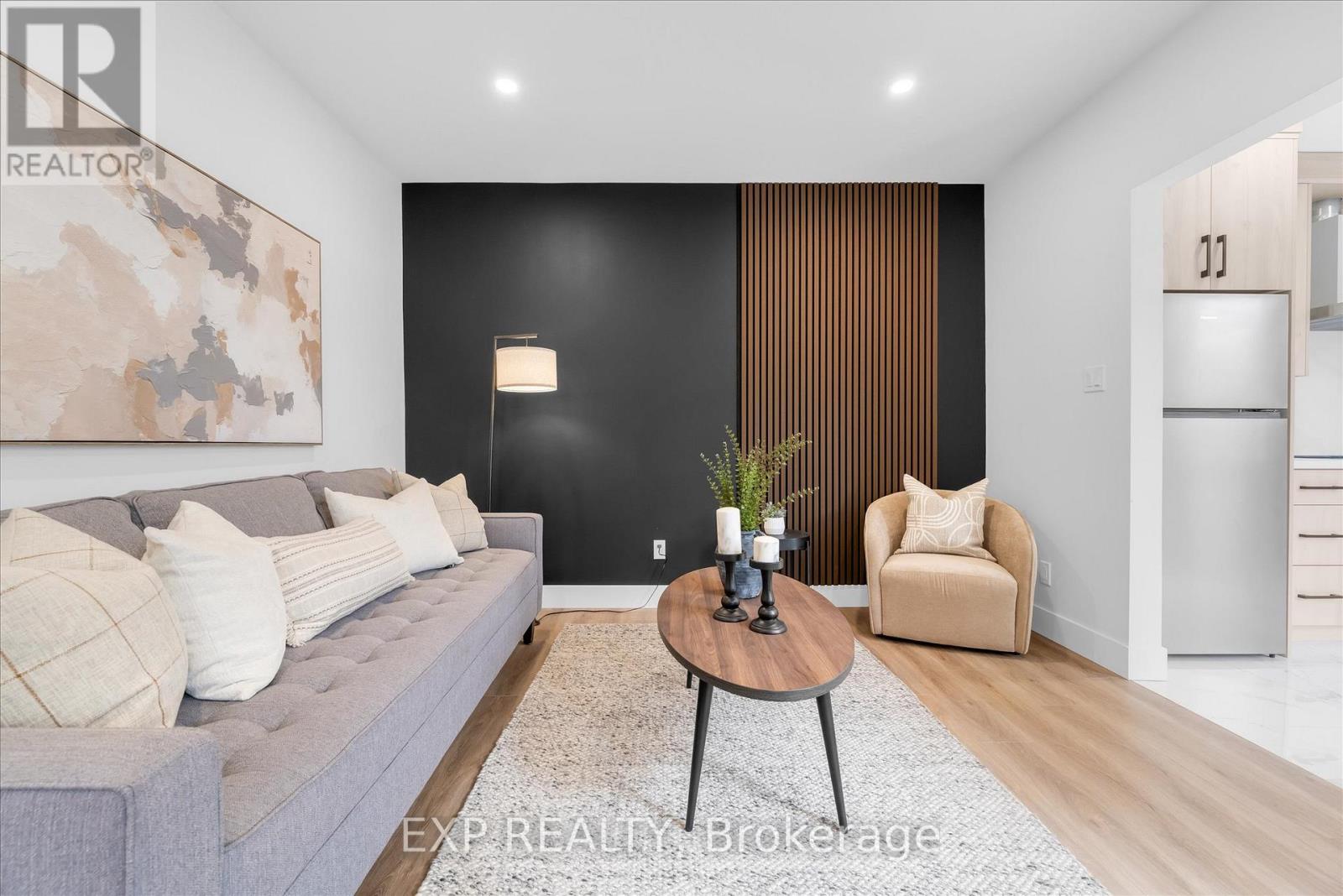 20 Hill Street, Hamilton, Ontario  L8P 1W7 - Photo 5 - X12514036