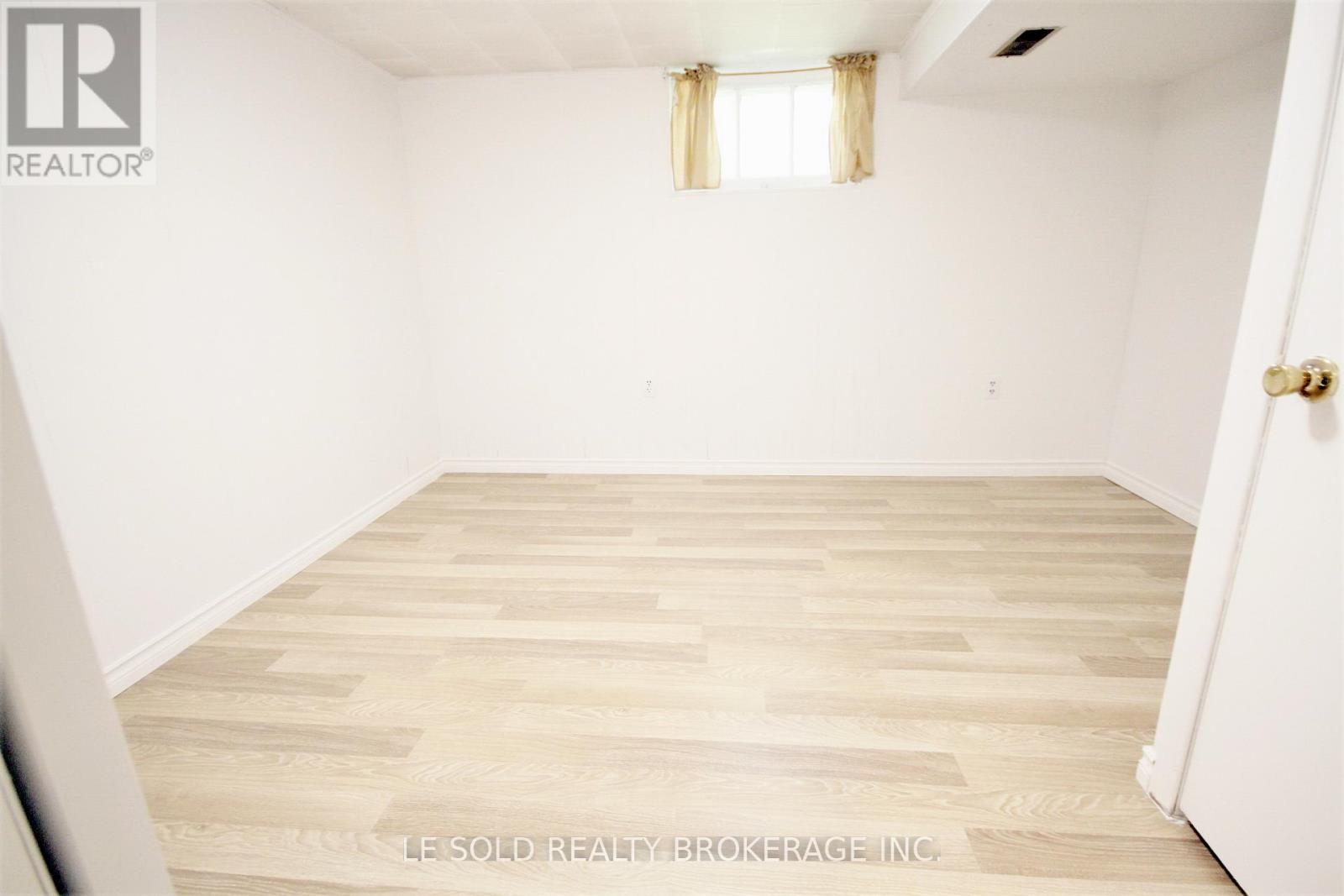 Bsmt - 112 Leland Street, Hamilton, Ontario L8S 3A2 - Photo 10 - X12514066