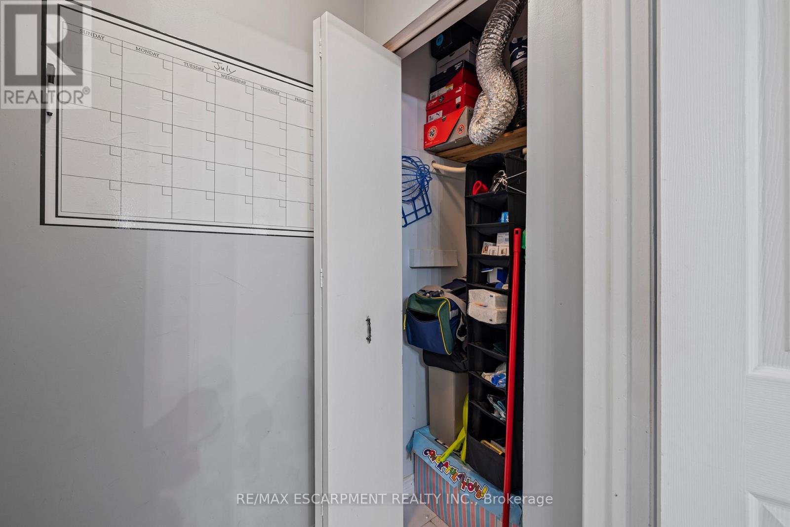 8 Gerrick Court, Hamilton, Ontario L9C 6H2 - Photo 20 - X12514104