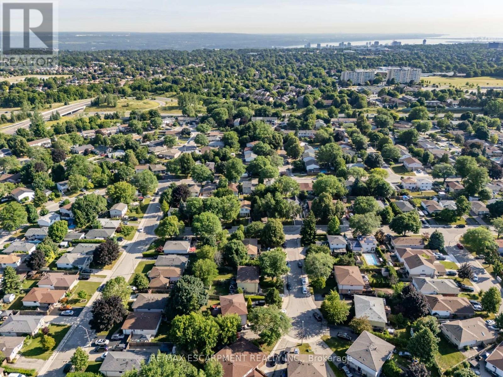 8 Gerrick Court, Hamilton, Ontario L9C 6H2 - Photo 39 - X12514104