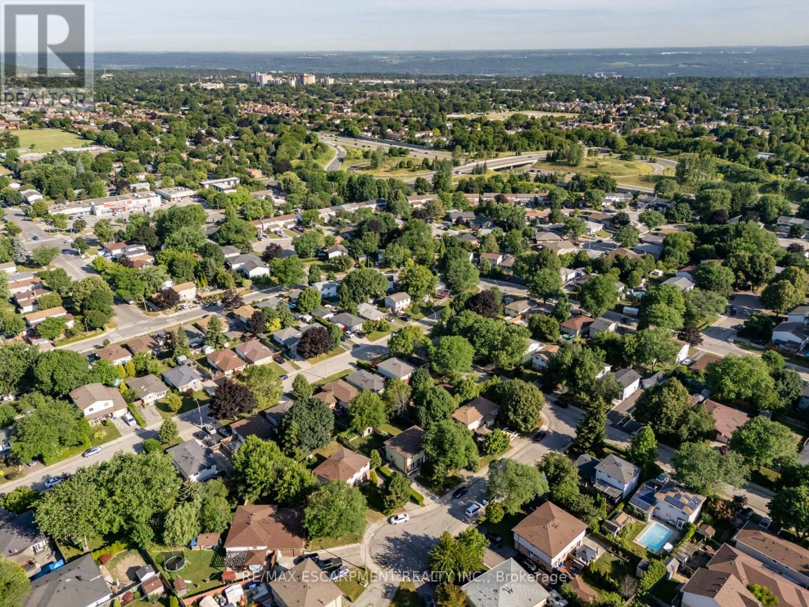 8 Gerrick Court, Hamilton, Ontario L9C 6H2 - Photo 40 - X12514104