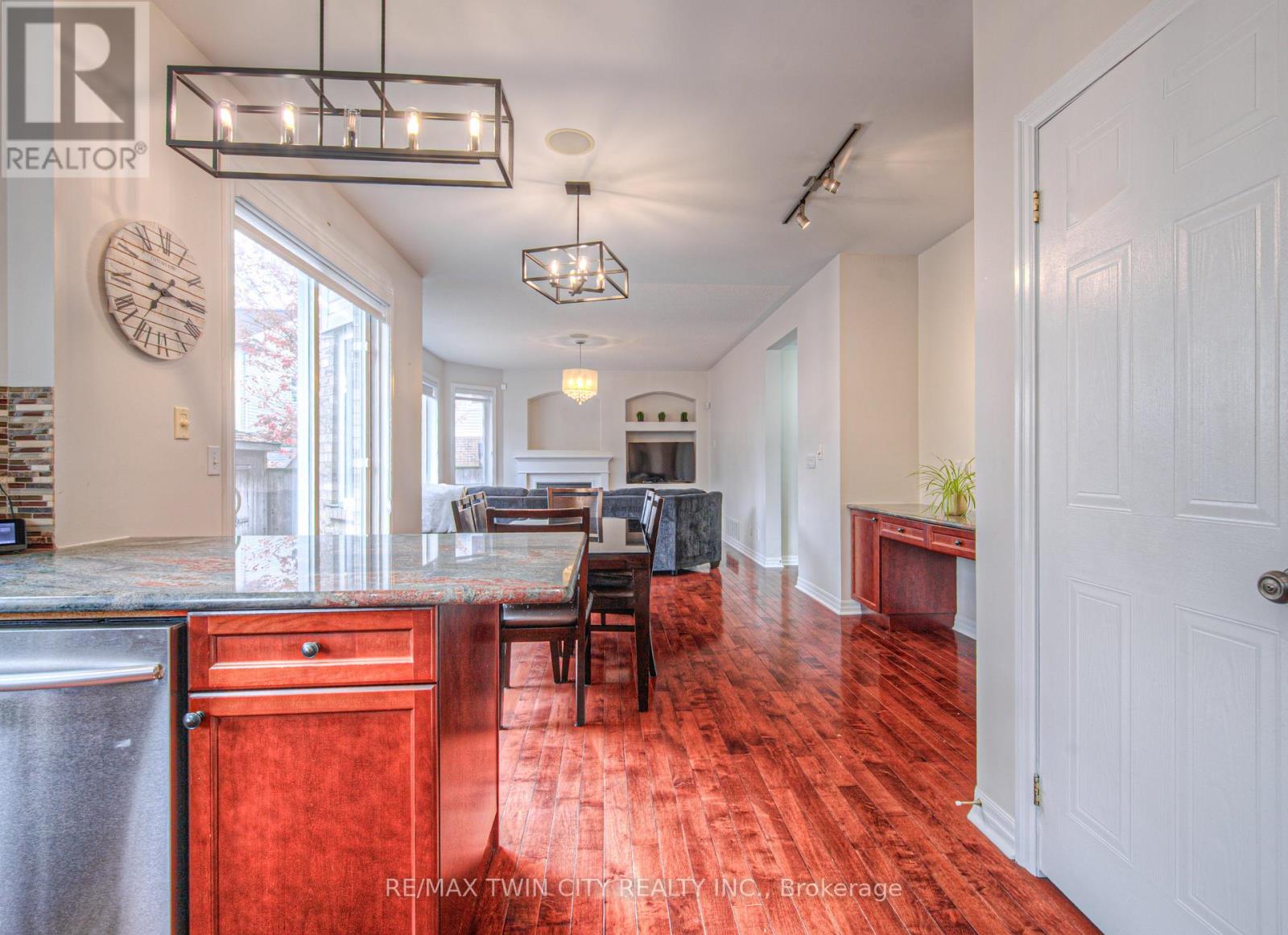 47 Dellgrove Circle, Cambridge, Ontario  N1T 2J9 - Photo 13 - X12514146