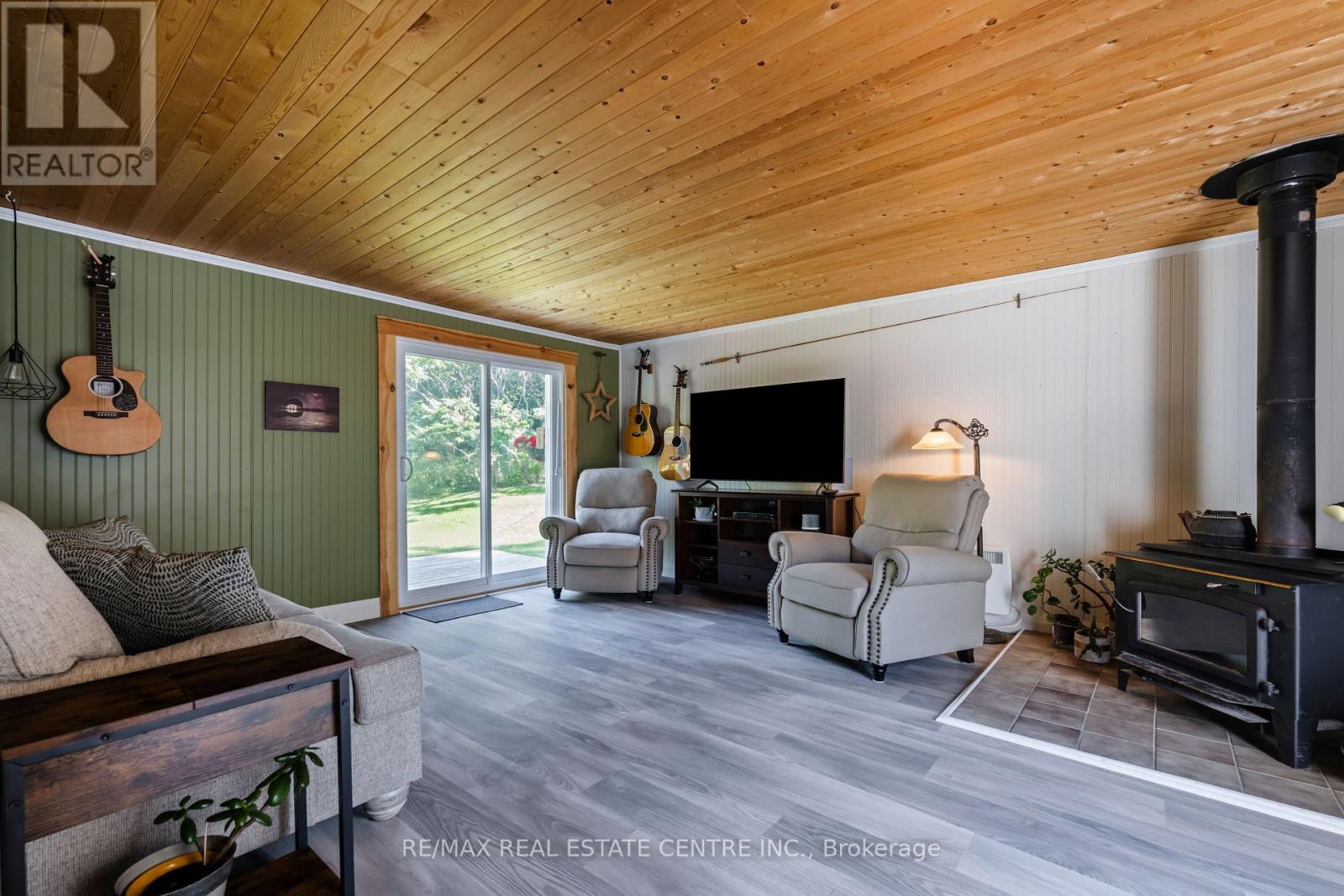 637217 Prince Of Wales Road, Mulmur, Ontario L9V 0C2 - Photo 5 - X12514172