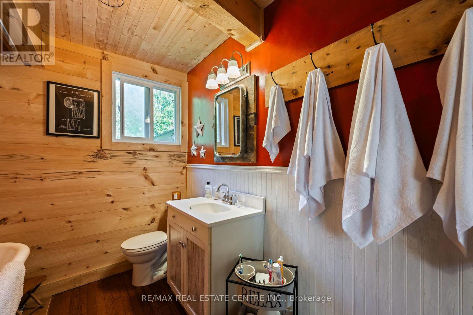 637217 Prince Of Wales Road, Mulmur, Ontario L9V 0C2 - Photo 8 - X12514172