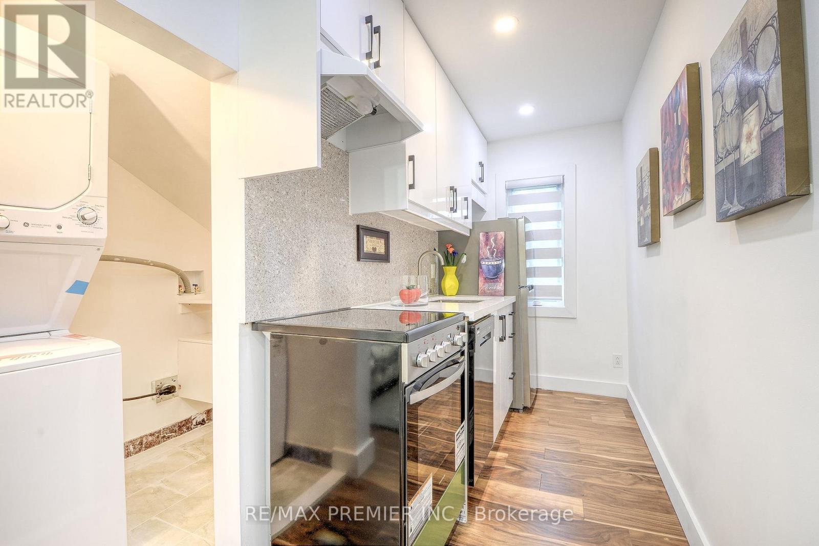 1467 Ouellette Avenue, Windsor, Ontario N8X 1K1 - Photo 22 - X12514176