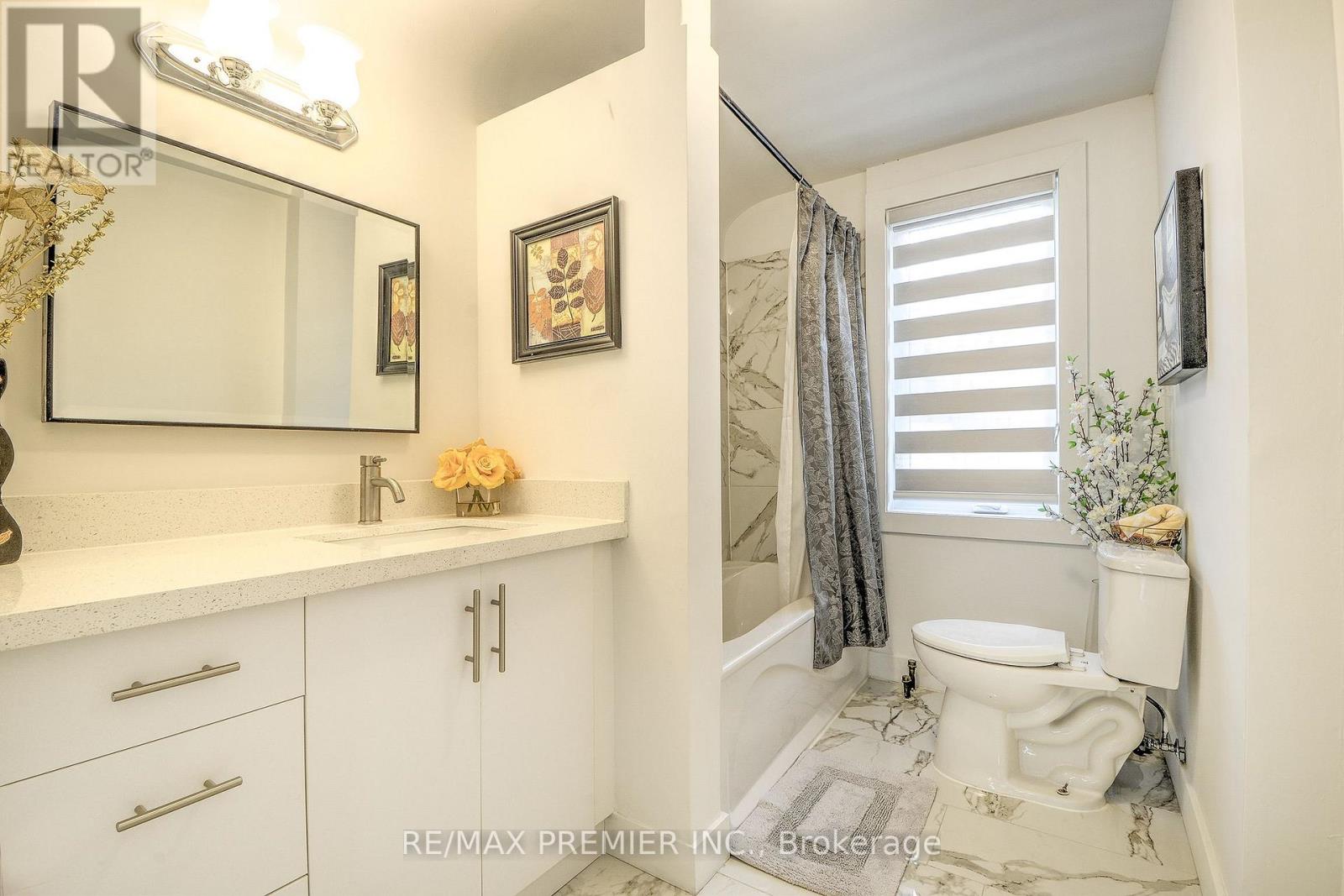 1467 Ouellette Avenue, Windsor, Ontario N8X 1K1 - Photo 26 - X12514176