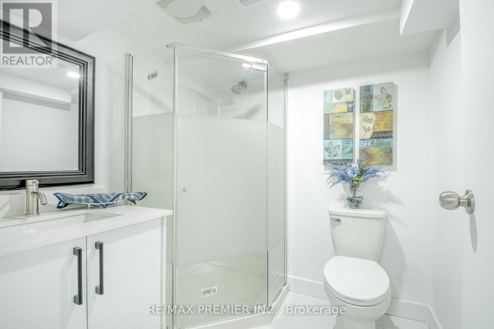 1467 Ouellette Avenue, Windsor, Ontario N8X 1K1 - Photo 36 - X12514176