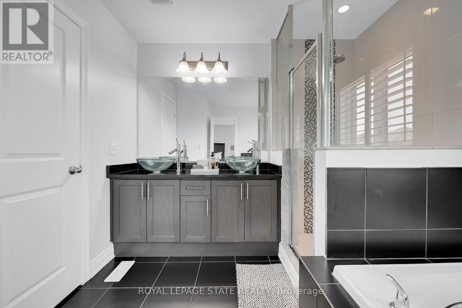 78 Chaumont Drive, Hamilton, Ontario L8J 0J8 - Photo 31 - X12514178