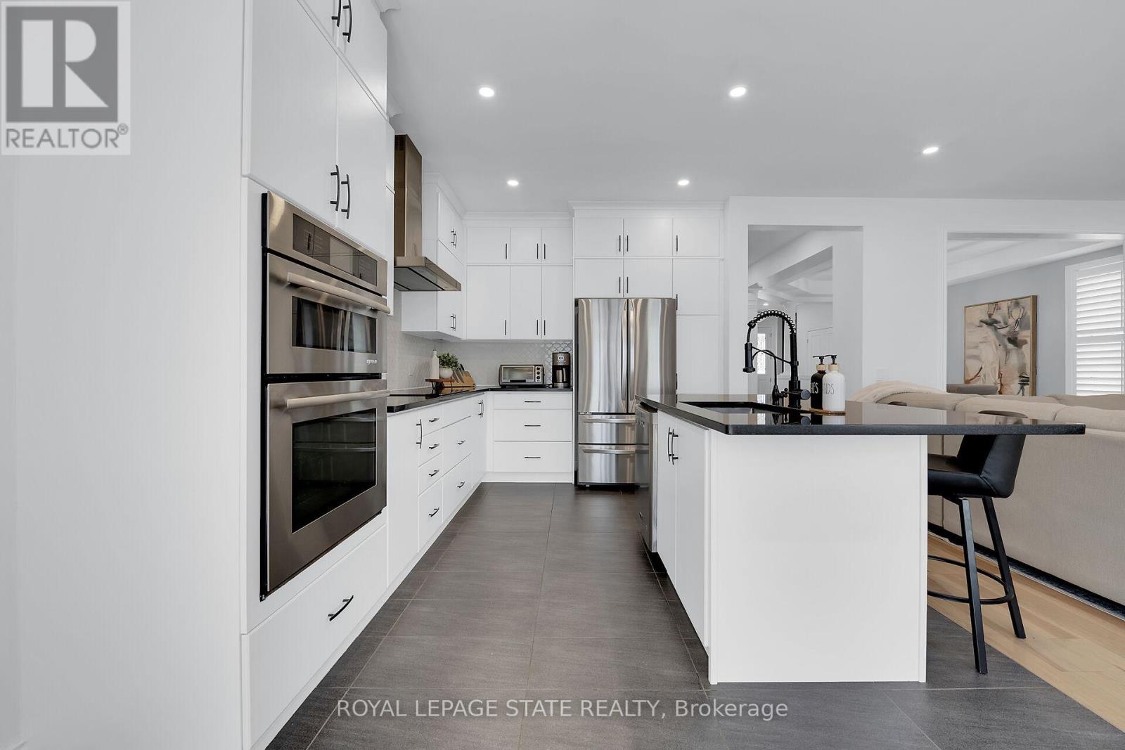 78 Chaumont Drive, Hamilton, Ontario L8J 0J8 - Photo 6 - X12514178