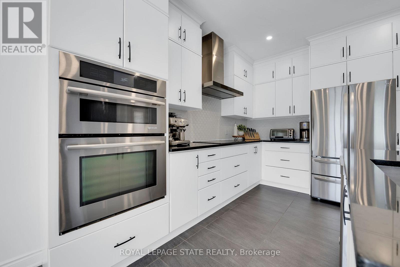 78 Chaumont Drive, Hamilton, Ontario L8J 0J8 - Photo 7 - X12514178